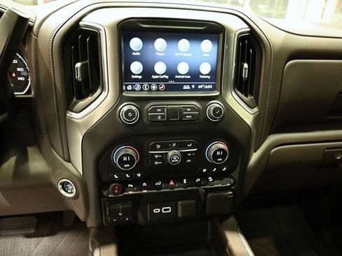 Used 2019 Chevrolet Silverado 1500 LTZ image 17