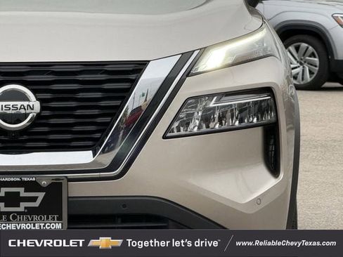 Used 2021 Nissan Rogue SL w/ Premium Package FWD image 4