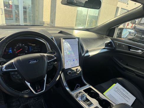 Used 2022 Ford Edge ST w/ Equipment Group 401A image 8