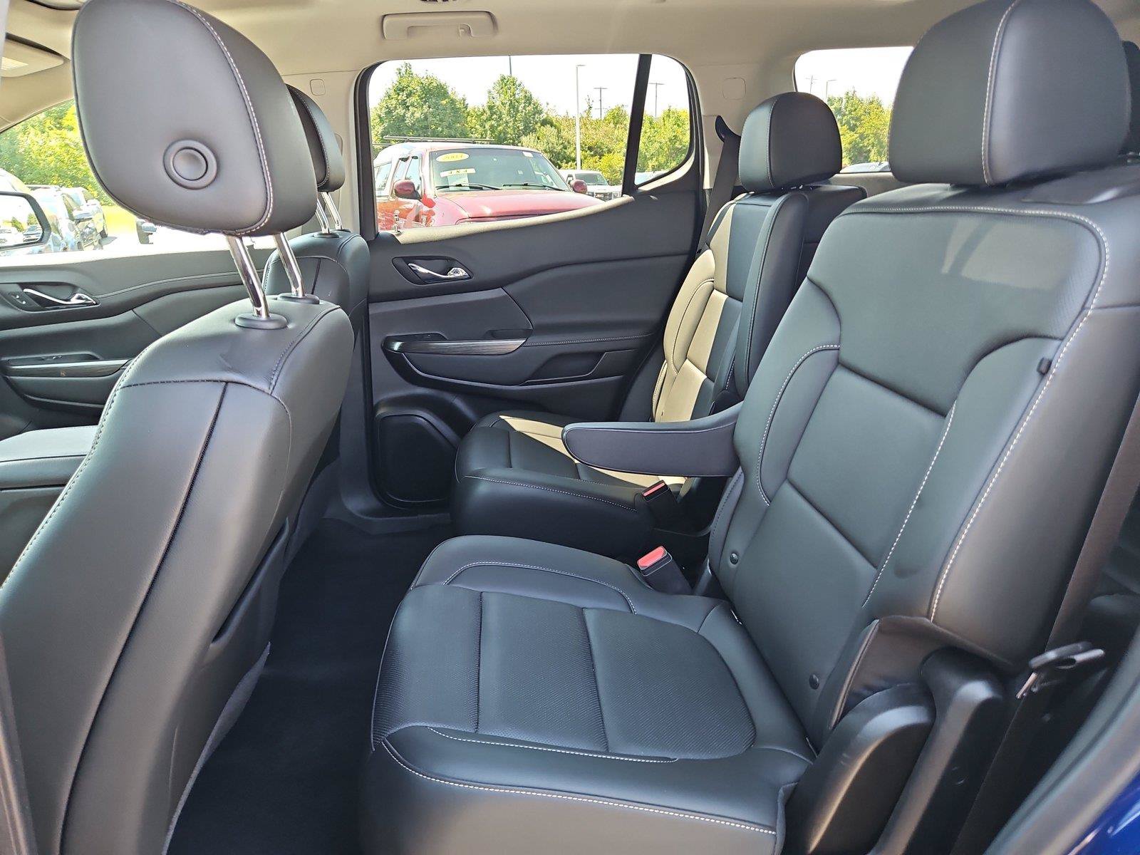 Used 2023 GMC Acadia SLT w/ Preferred Package AWD/4WD image 14