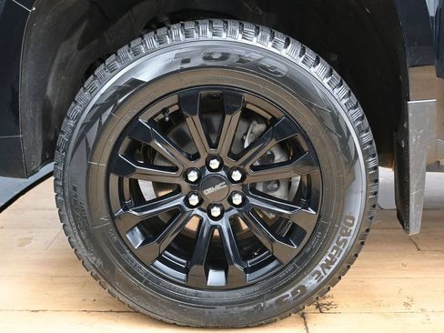 Used 2022 GMC Canyon Elevation w/ Elevation Premium Package AWD/4WD image 11