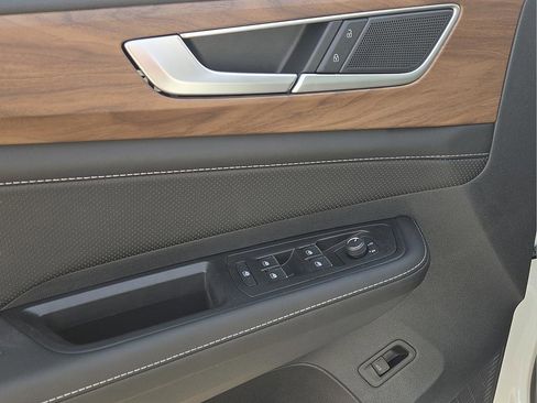 New 2026 Volkswagen Atlas SE image 17