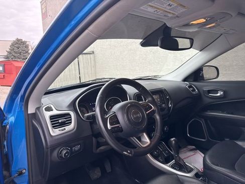 Used 2018 Jeep Compass Latitude w/ Cold Weather Group image 10