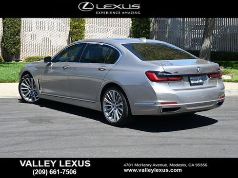 Used 2022 BMW 750i xDrive AWD/4WD image 4