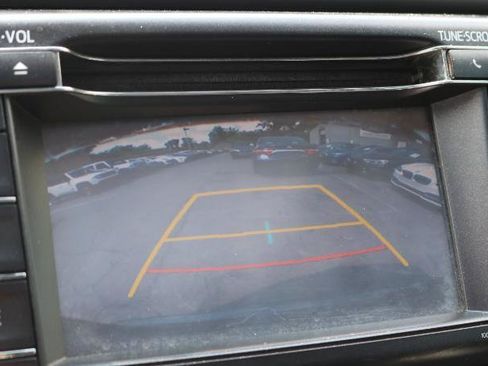Used 2018 Toyota RAV4 XLE FWD image 15