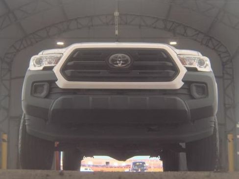 Used 2019 Toyota Tacoma SR RWD image 2