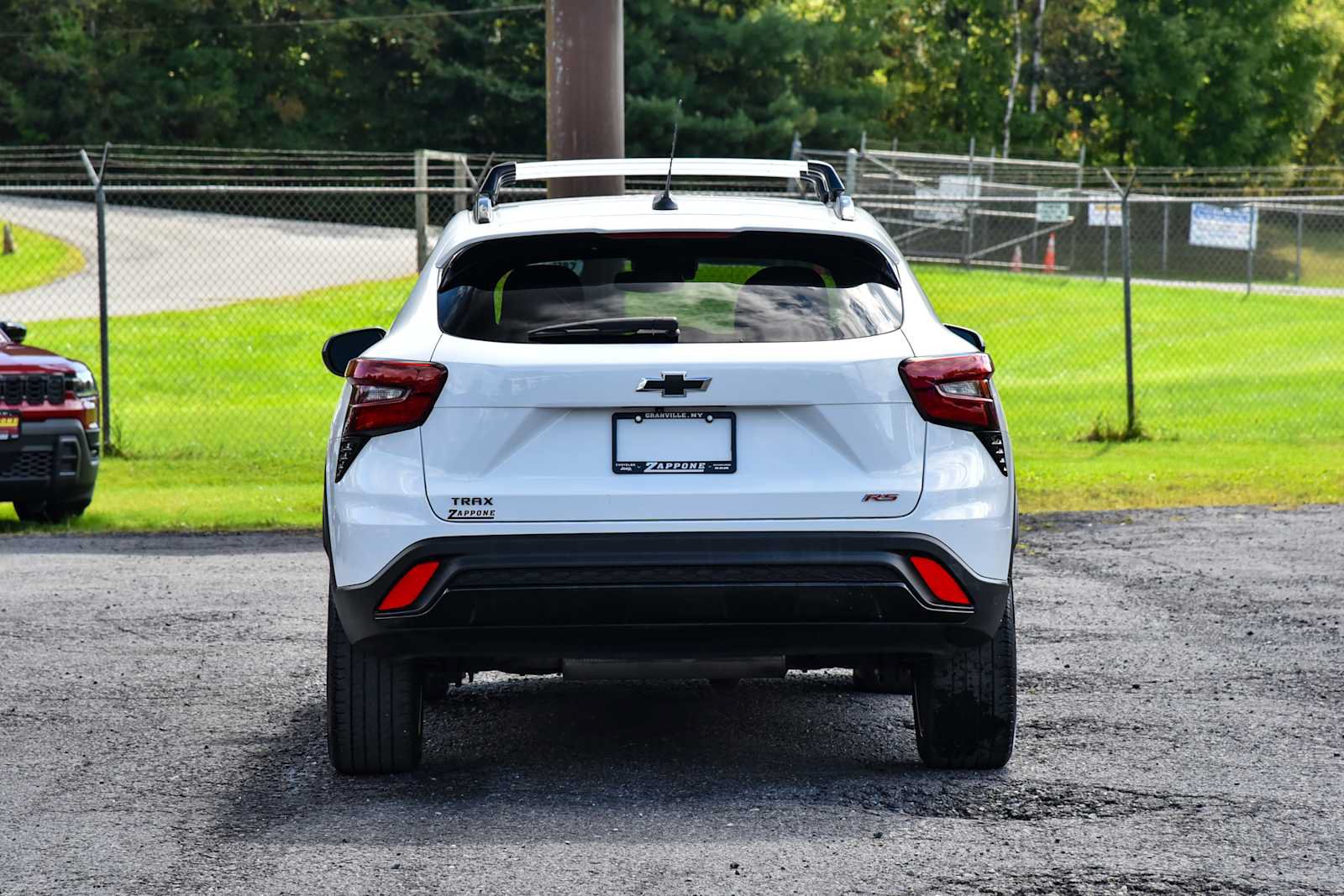 Used 2025 Chevrolet Trax RS FWD image 4