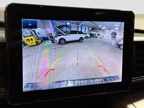 Used 2023 Ford Explorer XLT RWD image 14