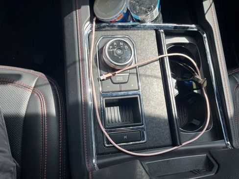 Used 2022 Ford Expedition Limited image 17