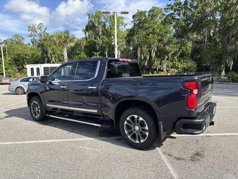 Used 2024 Chevrolet Silverado 1500 High Country w/ Technology Package image 5