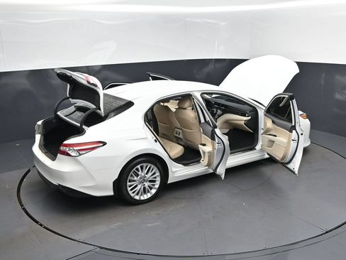 Used 2020 Toyota Camry XLE FWD image 49
