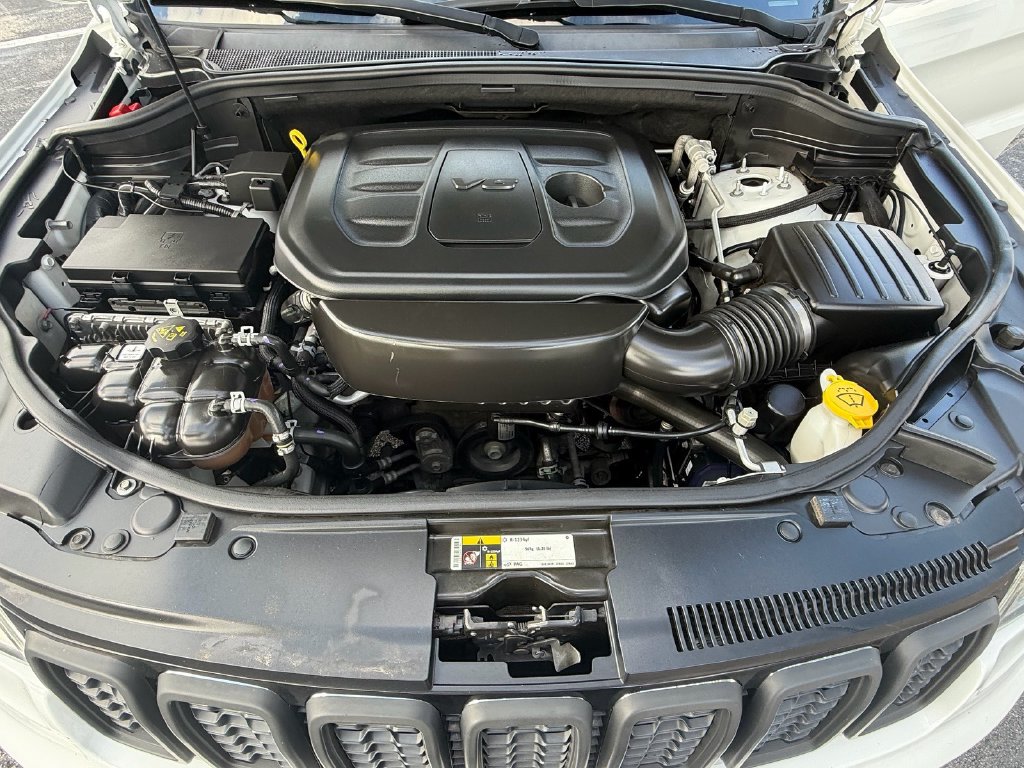 Used 2019 Jeep Grand Cherokee Laredo RWD image 19