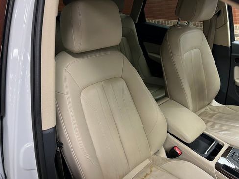 Used 2019 Audi Q5 2.0T Premium w/ Convenience Package image 18