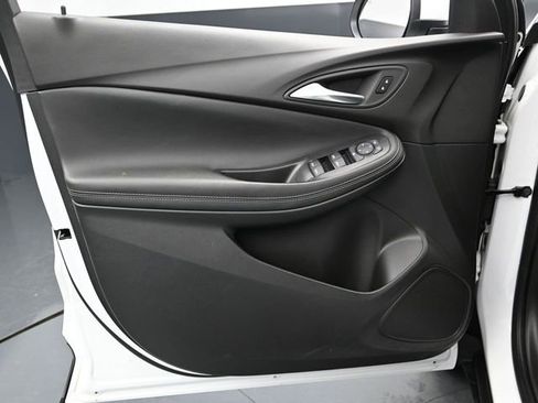 Used 2025 Buick Encore GX Preferred image 12