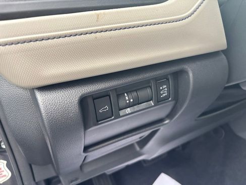 Certified 2025 Subaru Forester Premium AWD/4WD image 21