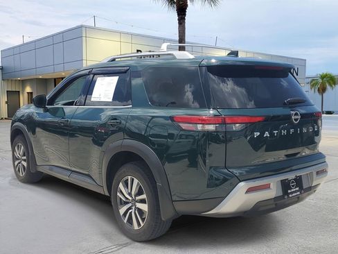 Certified 2024 Nissan Pathfinder SL FWD image 3