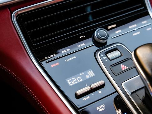 Used 2017 Porsche Panamera Turbo w/ Sportdesign Package AWD/4WD image 30