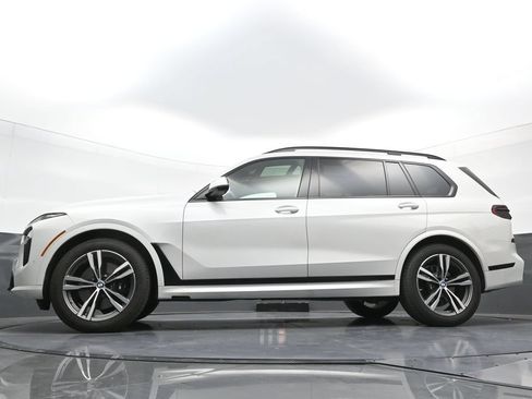Used 2026 BMW X7 xDrive40i w/ M Sport Package AWD/4WD image 27