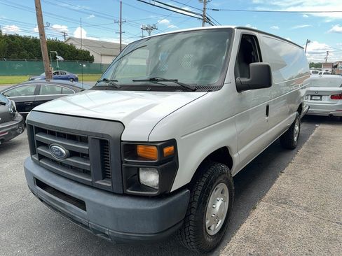 Used 2014 Ford E-350 and Econoline 350 Extended Super Duty w/ Power Group RWD image 6