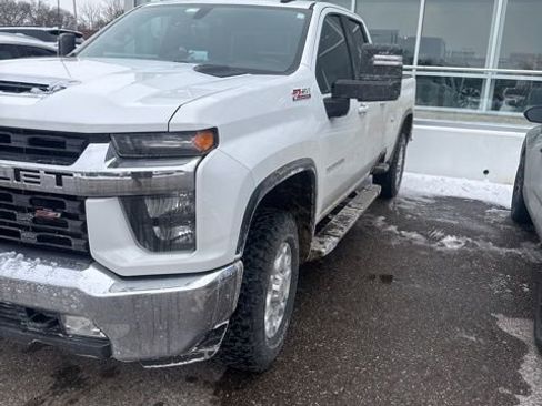 Used 2022 Chevrolet Silverado 3500 LT w/ Convenience Package image 2