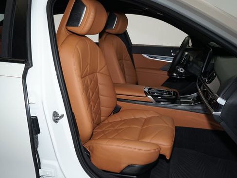 Used 2023 BMW 740i RWD image 4