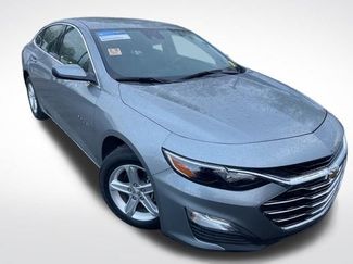 Used 2025 Chevrolet Malibu LS video 1