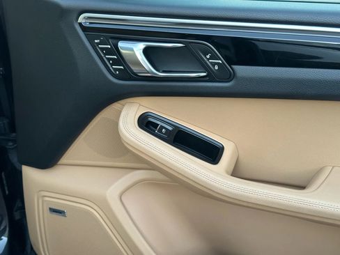 Used 2017 Porsche Macan S image 21