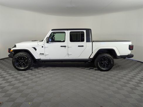Used 2021 Jeep Gladiator Sport image 8