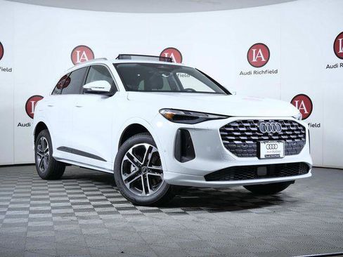 New 2025 Audi Q5 Premium image 1