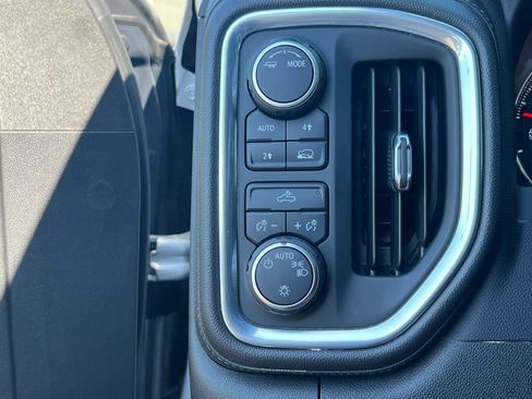 Used 2022 Chevrolet Silverado 1500 LT AWD/4WD image 24