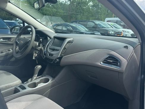 Used 2018 Chevrolet Cruze LS FWD image 14