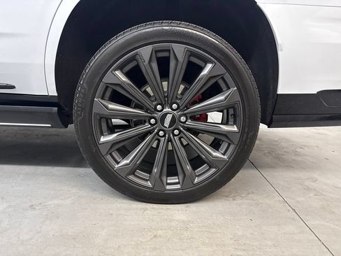 Certified 2026 Cadillac Escalade V AWD/4WD image 37