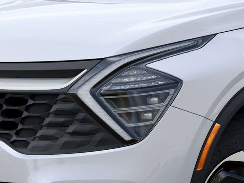 New 2025 Kia Sportage LX image 11