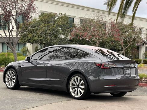 Used 2018 Tesla Model 3 Long Range image 4