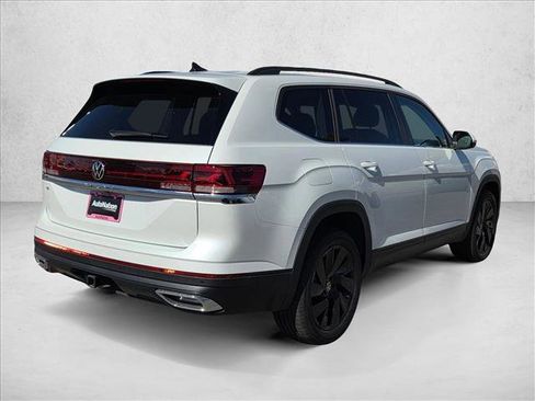 New 2026 Volkswagen Atlas SE FWD image 2