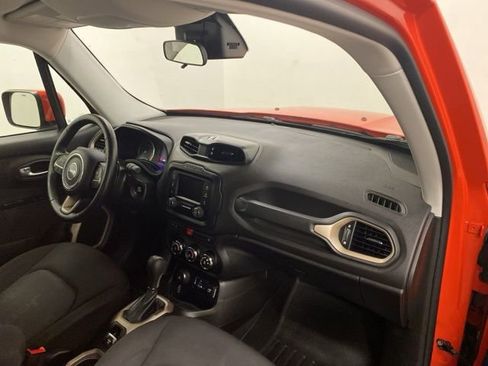 Used 2017 Jeep Renegade Latitude w/ Cold Weather Group AWD/4WD image 22