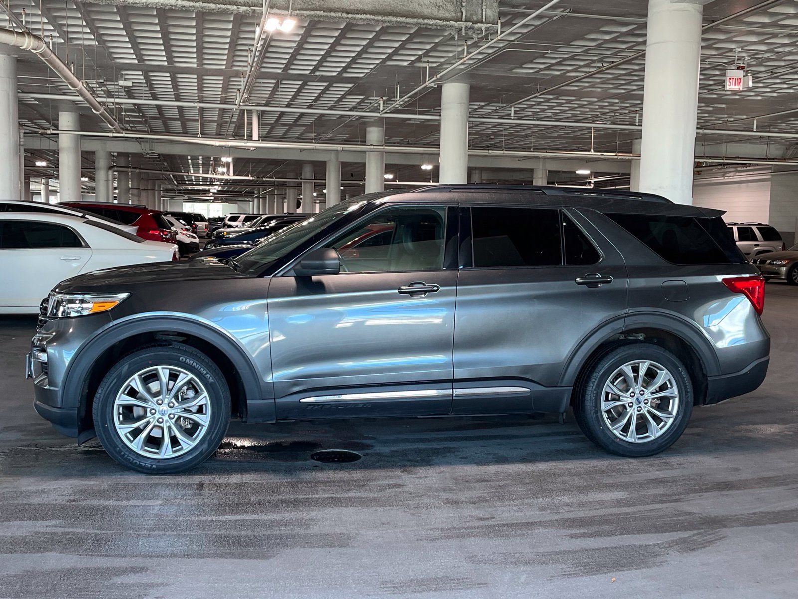 Used 2020 Ford Explorer XLT w/ Equipment Group 202A AWD/4WD image 7