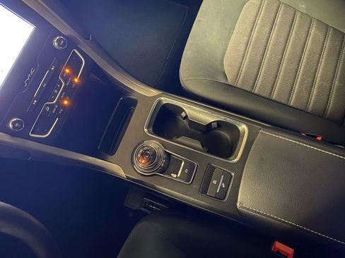 Used 2019 Ford Fusion SE image 13