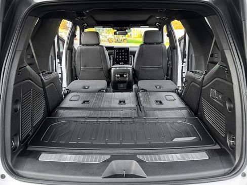 Used 2025 GMC Yukon Denali image 14