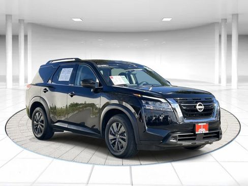 Used 2022 Nissan Pathfinder SV image 5
