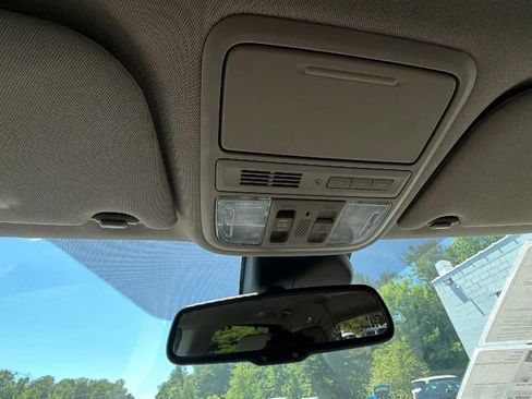 Used 2015 Honda Odyssey Touring Elite image 33