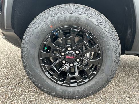 New 2026 GMC Canyon Elevation w/ Convenience Package image 9