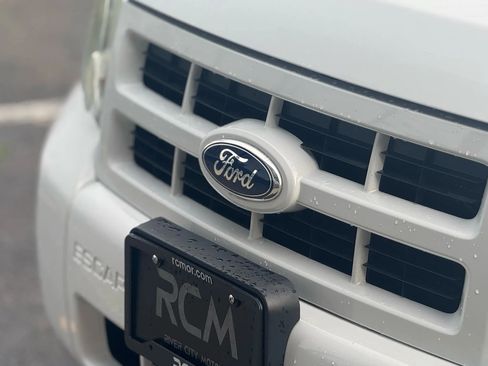 Used 2011 Ford Escape 2WD Hybrid image 9