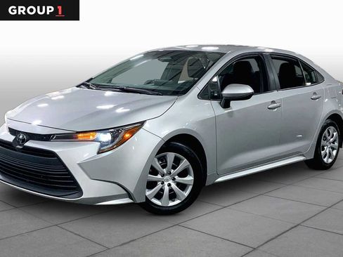 Used 2024 Toyota Corolla LE FWD image 1