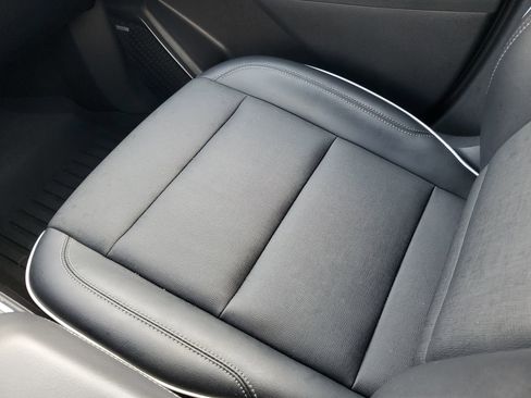 Used 2025 Buick Enclave Preferred w/ Power Package FWD image 17
