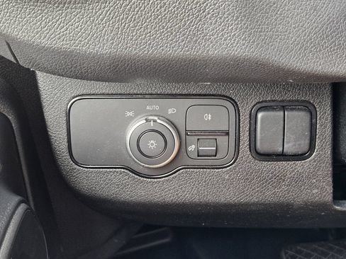 Used 2023 Mercedes-Benz Sprinter 2500 image 24