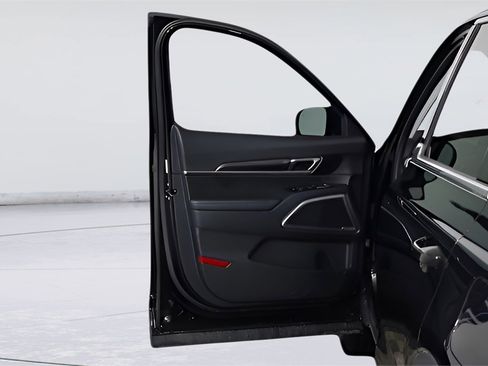 Used 2024 Kia Telluride LX image 17