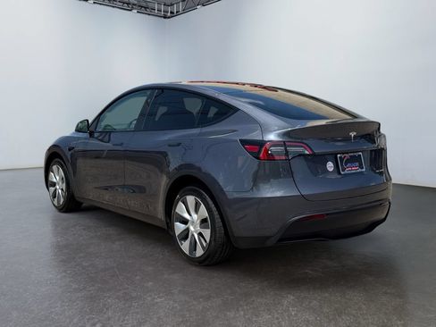 Used 2023 Tesla Model Y Long Range AWD/4WD image 7