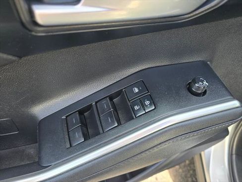 Certified 2021 Toyota Highlander XLE AWD/4WD image 18