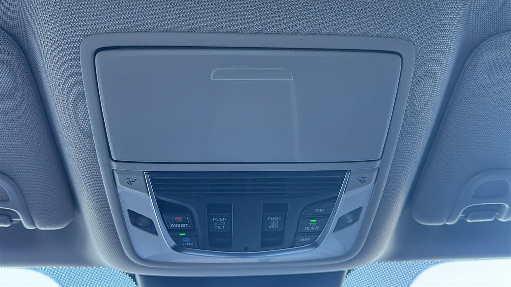 Used 2023 Acura MDX w/ Technology Package AWD/4WD image 30